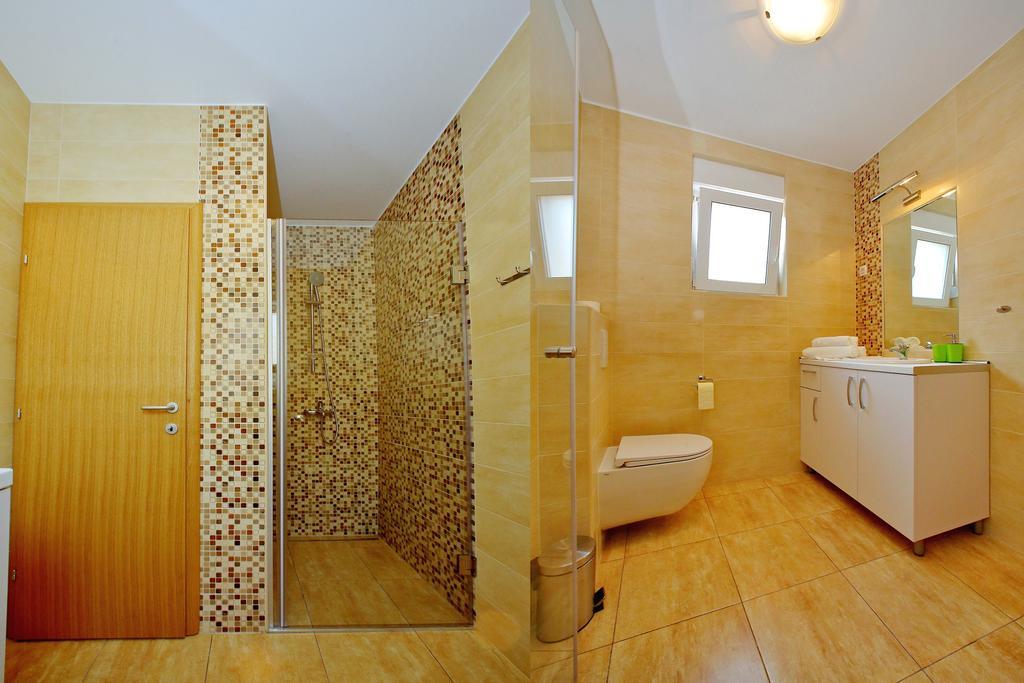 Luxury Sikiric With Fantastic View On The Sea Bibinje