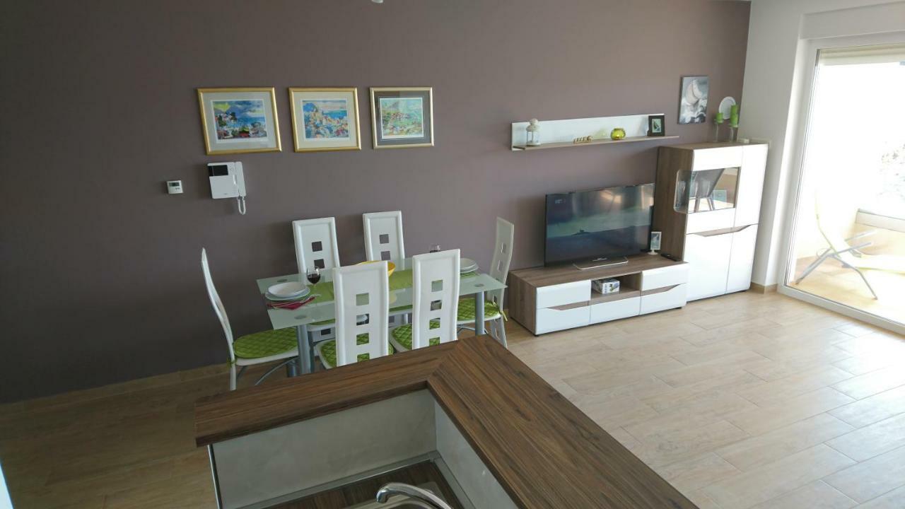 Luxury Apartments Sikiric With Fantastic View On The Sea *